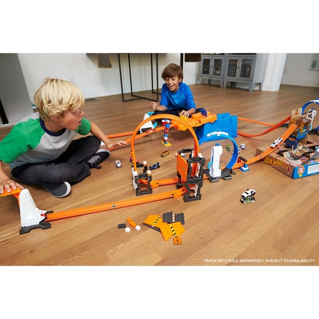 track builder stunt box
